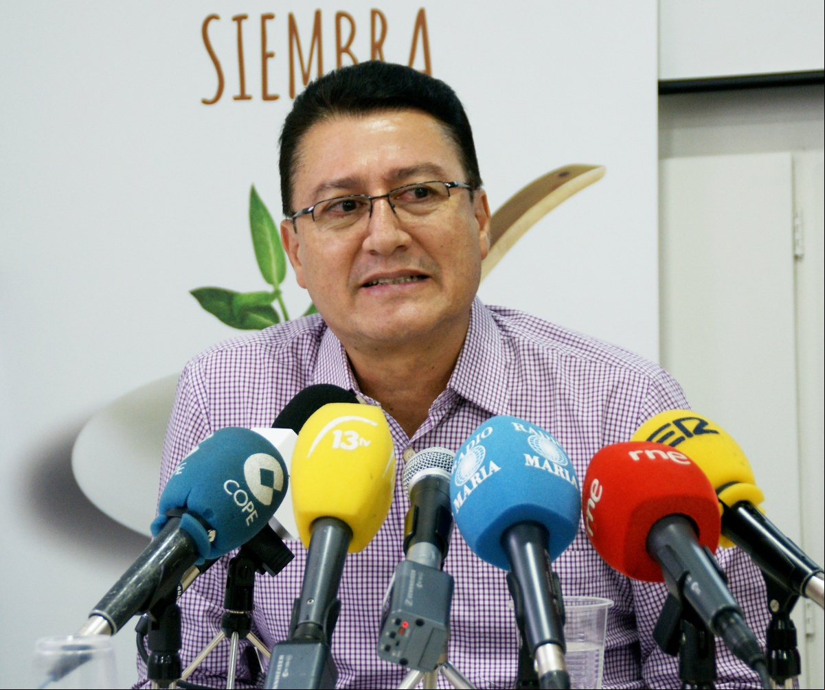 El doctor Carlos Arriola en la rueda de prensa de lanzamiento de Campaña 57. Foto Javier Mármol/Manos Unidas