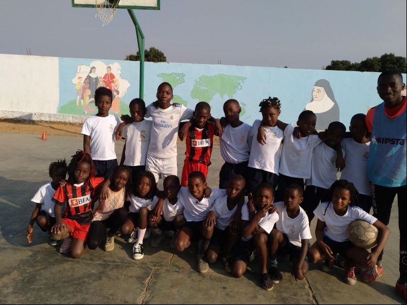 Escuela deportiva de la Fundación Real Madrid en Angola