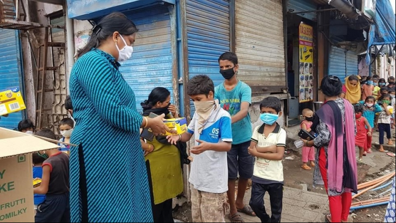 Entrega de Ayuda de emergencia por coronavirus en Pune. Foto:Don Bosco 