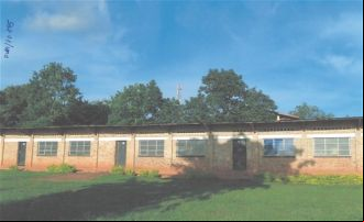 Ampliación de centro escolar en Ruanda
