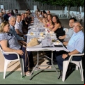 El párroco, concejales y representantes de partidos. 