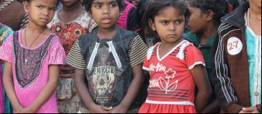 Niños tribales de Tilabad