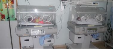 Equipamiento y atención médica para refugiados en Karak